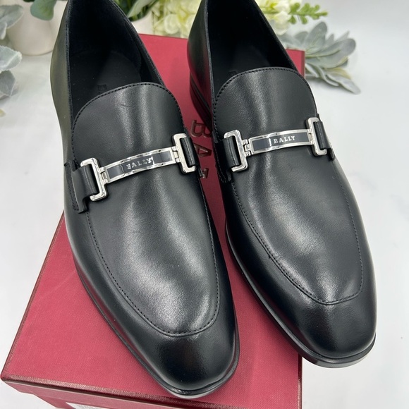 Men\'s Bally  ONIZI leather loafers size 9, made in Italy main image 4